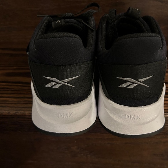 New Reebok walking shoes - Picture 3 of 4